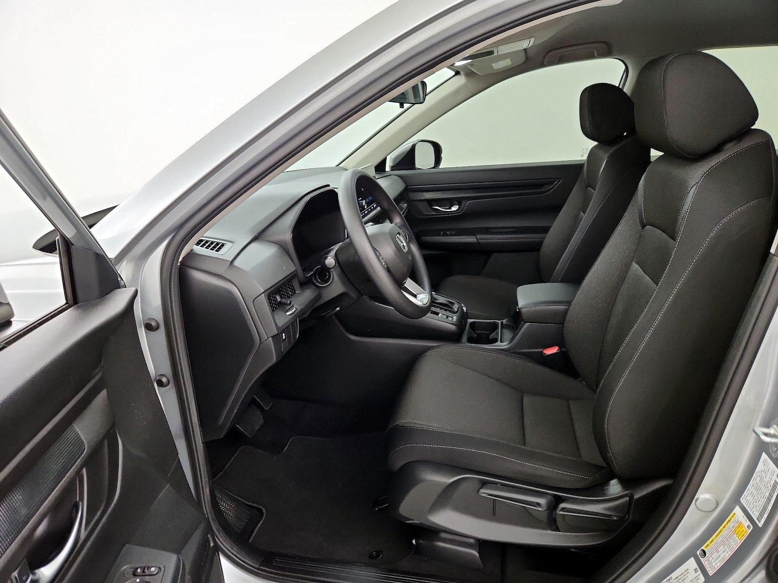 2025 Honda CR-V LX - Photo 12