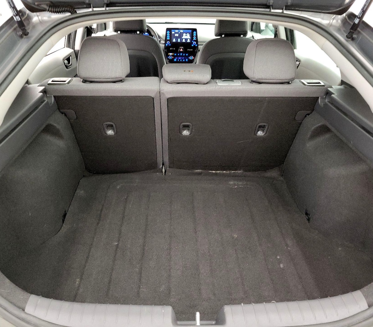 Trunk/Cargo (Seats Up)