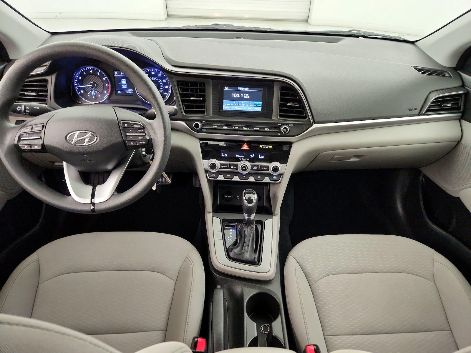 2020 Hyundai Elantra SE - Photo 10