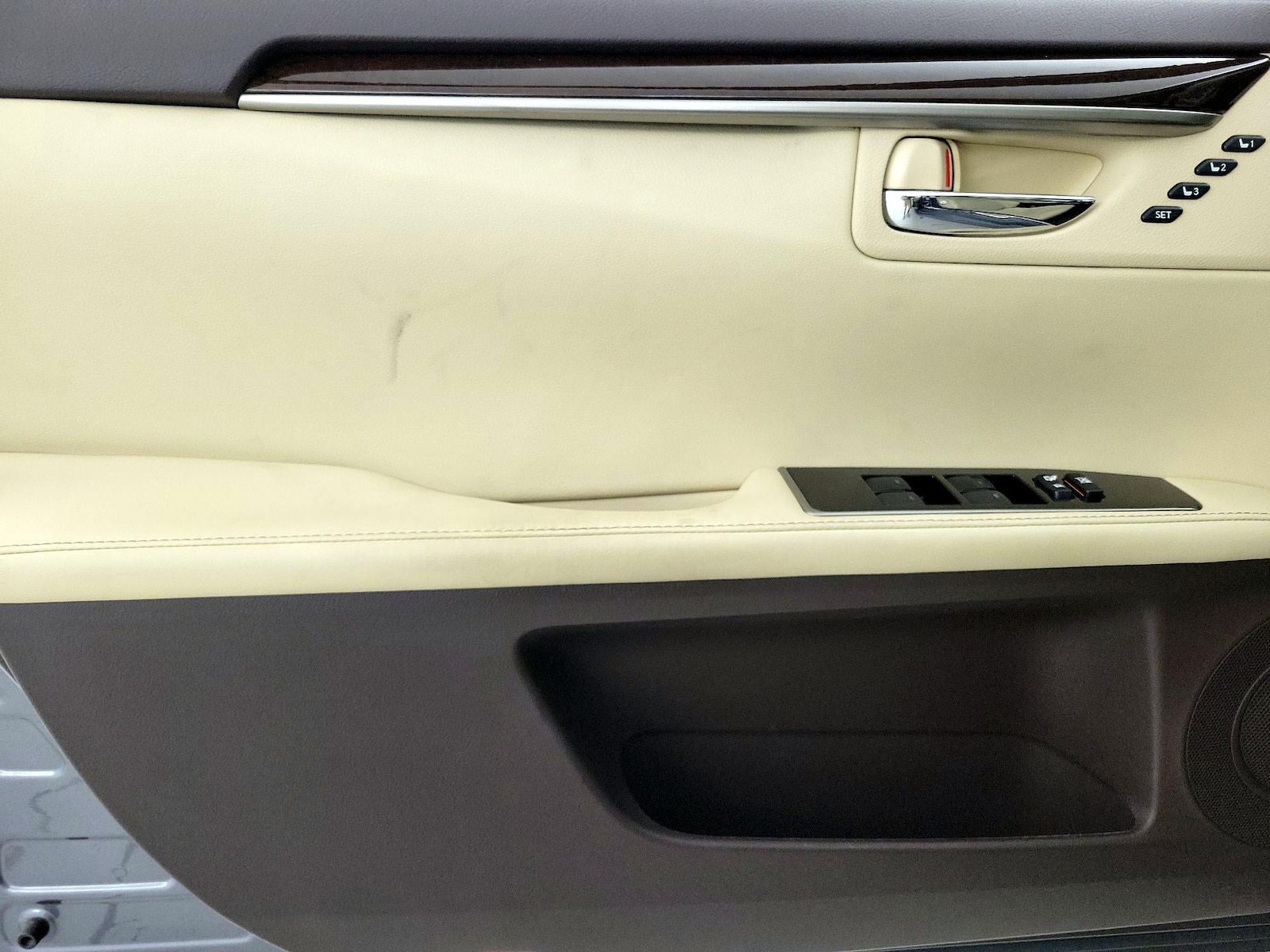2016 Lexus ES 350 - Photo 13
