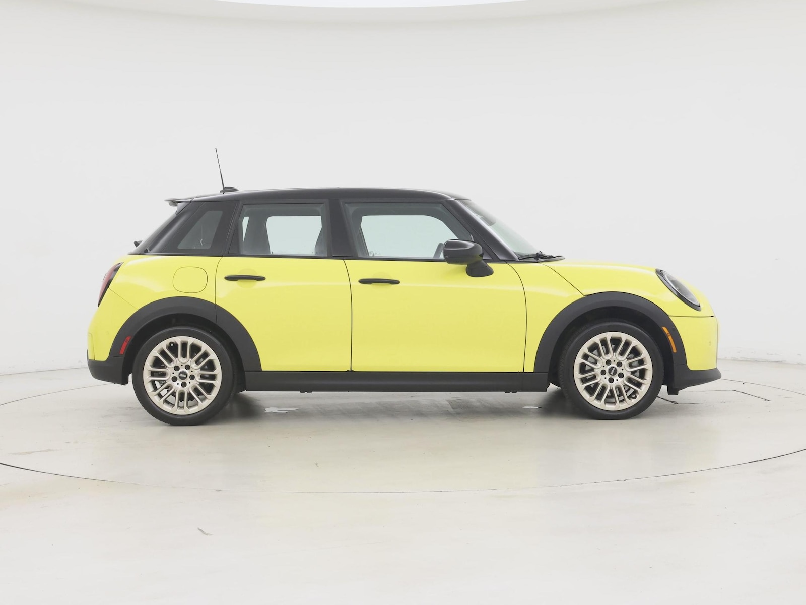2025 MINI Hardtop 4 Door S - Photo 8