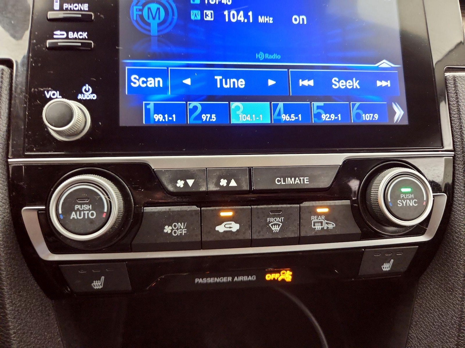 2019 Honda Civic EX-L - Photo 17