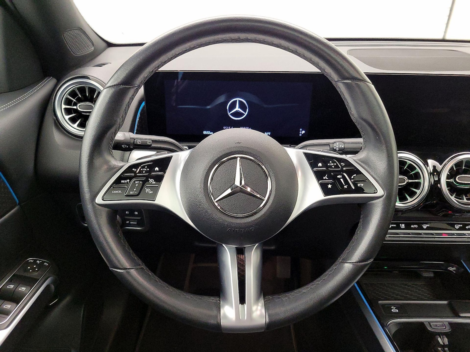 2025 Mercedes-Benz GLB Base - Photo 11
