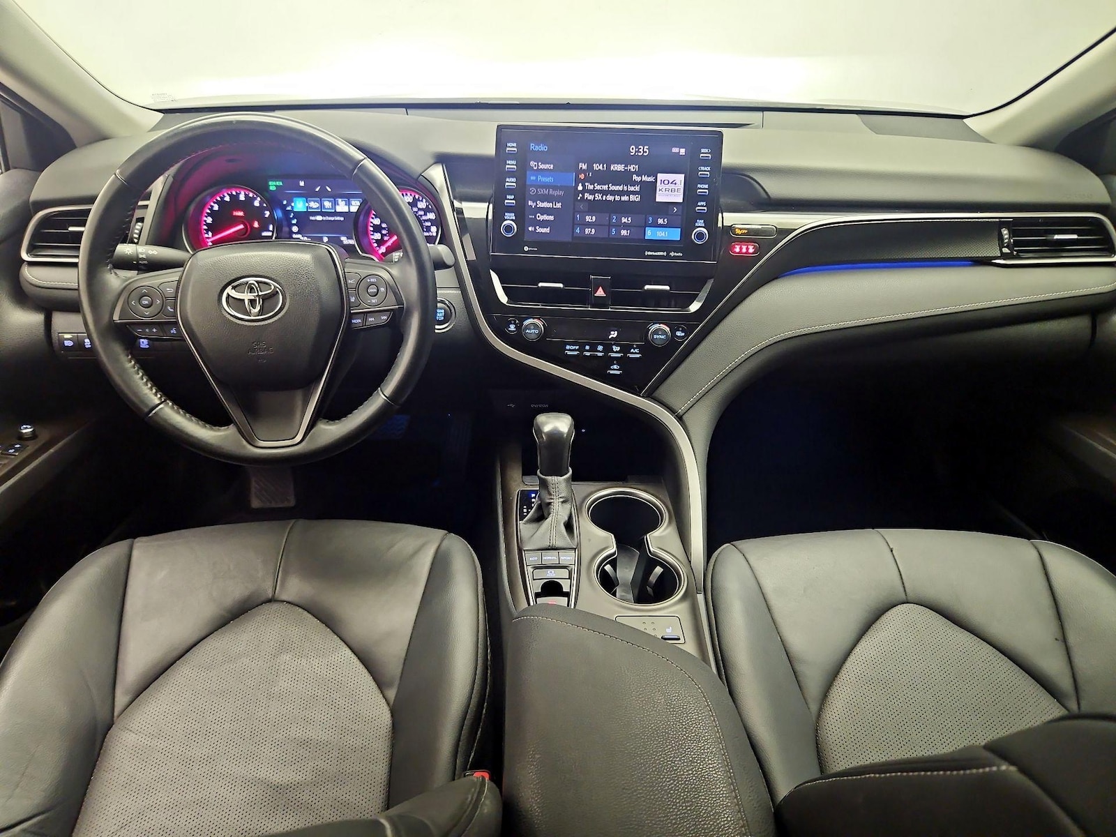 2022 Toyota Camry XSE - Photo 10