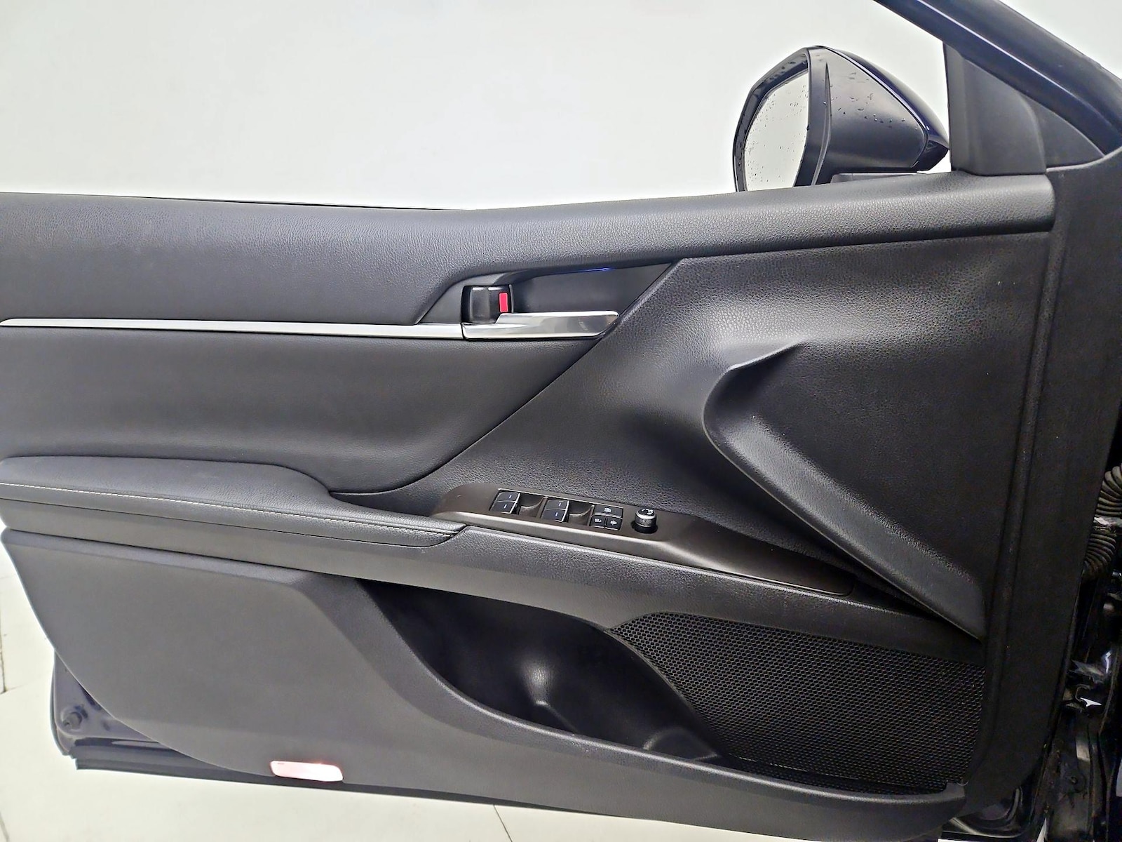 2022 Toyota Camry XSE - Photo 13