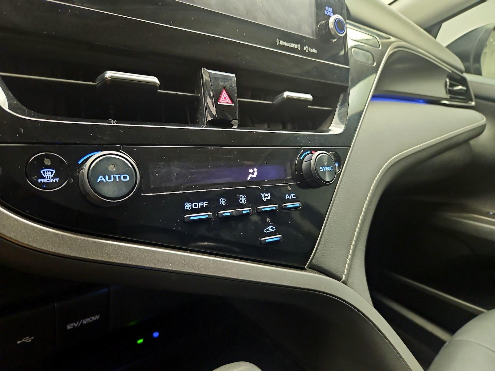 2022 Toyota Camry XSE - Photo 17