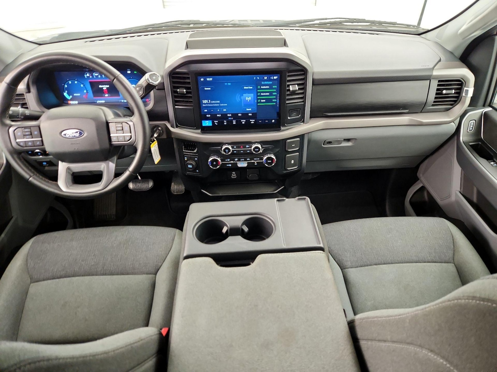 2025 Ford F-150 XLT - Photo 10