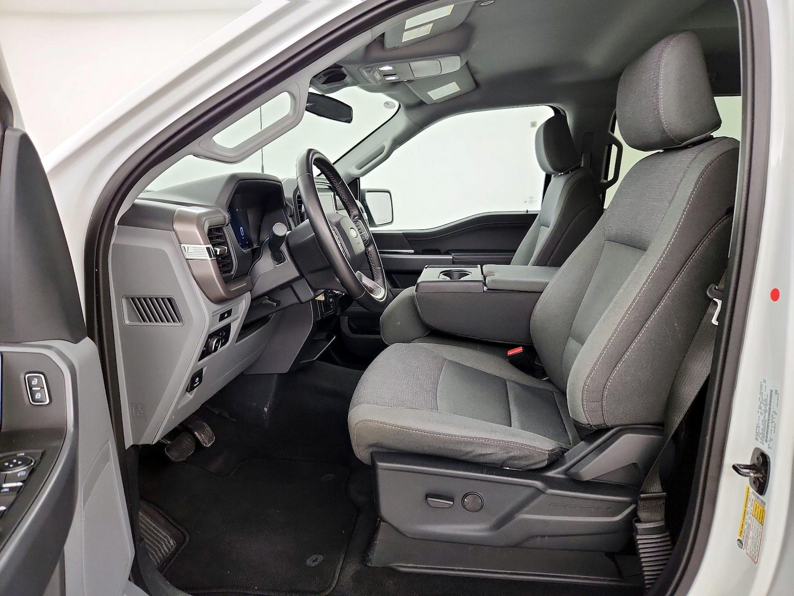 2025 Ford F-150 XLT - Photo 12