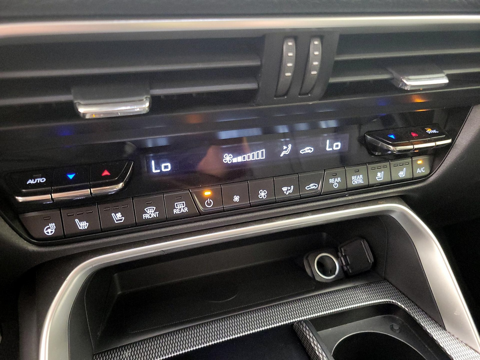 2026 Mazda CX-90 Premium Package - Photo 18