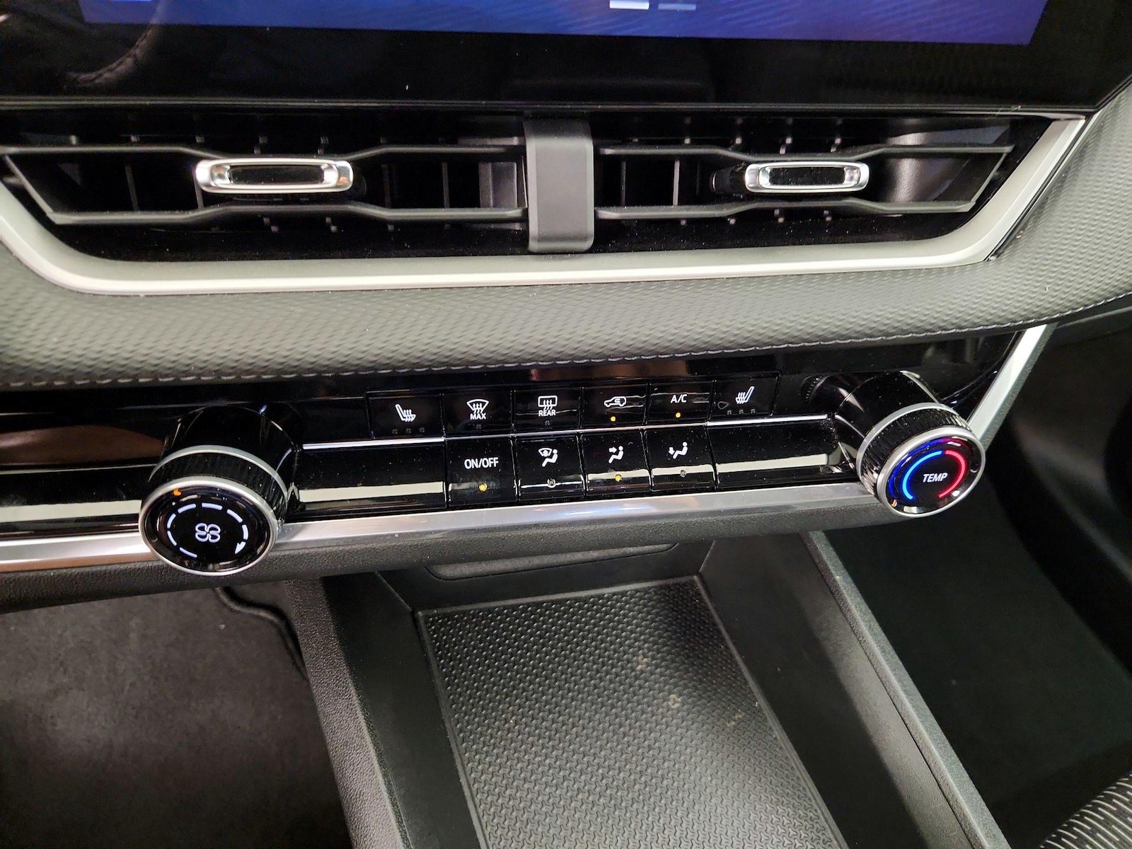 2026 Chevrolet Equinox LT - Photo 18