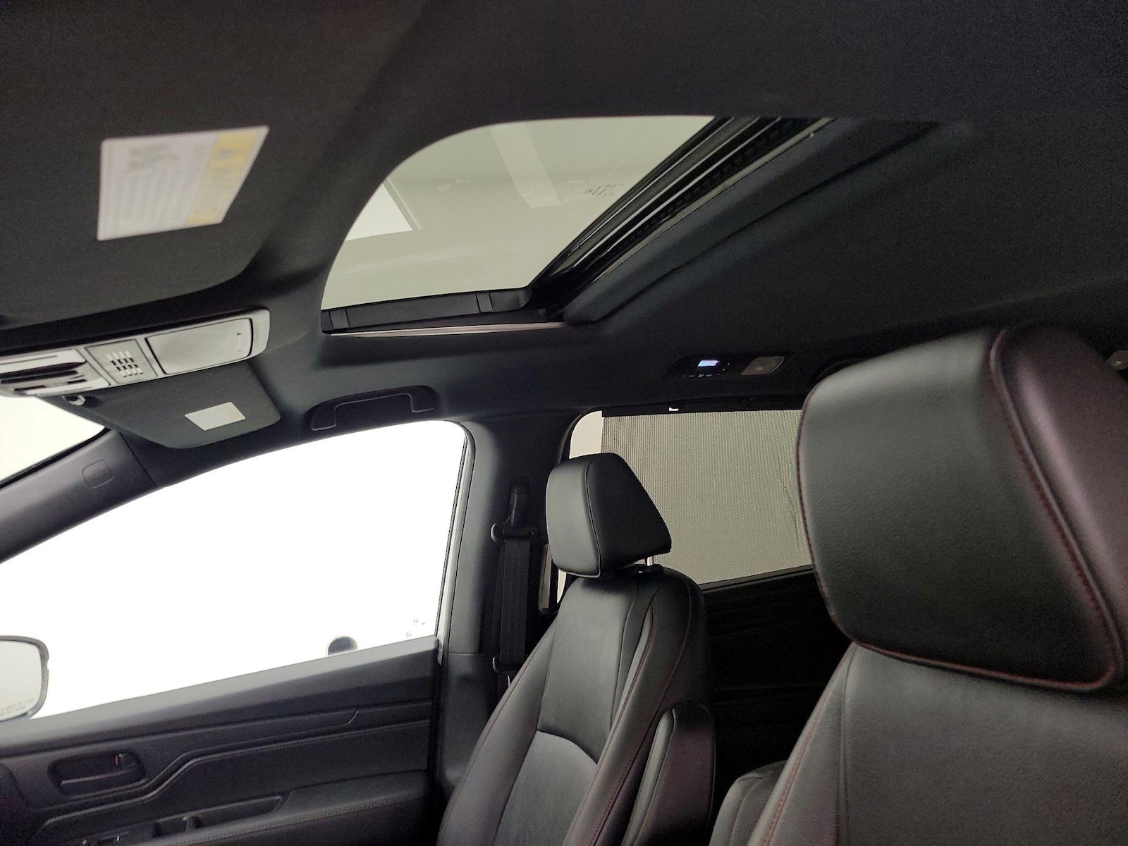 Sunroof(s) & Overhead Airbags
