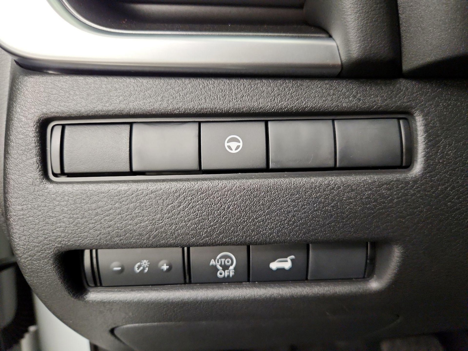 2025 Nissan Rogue SV - Photo 14
