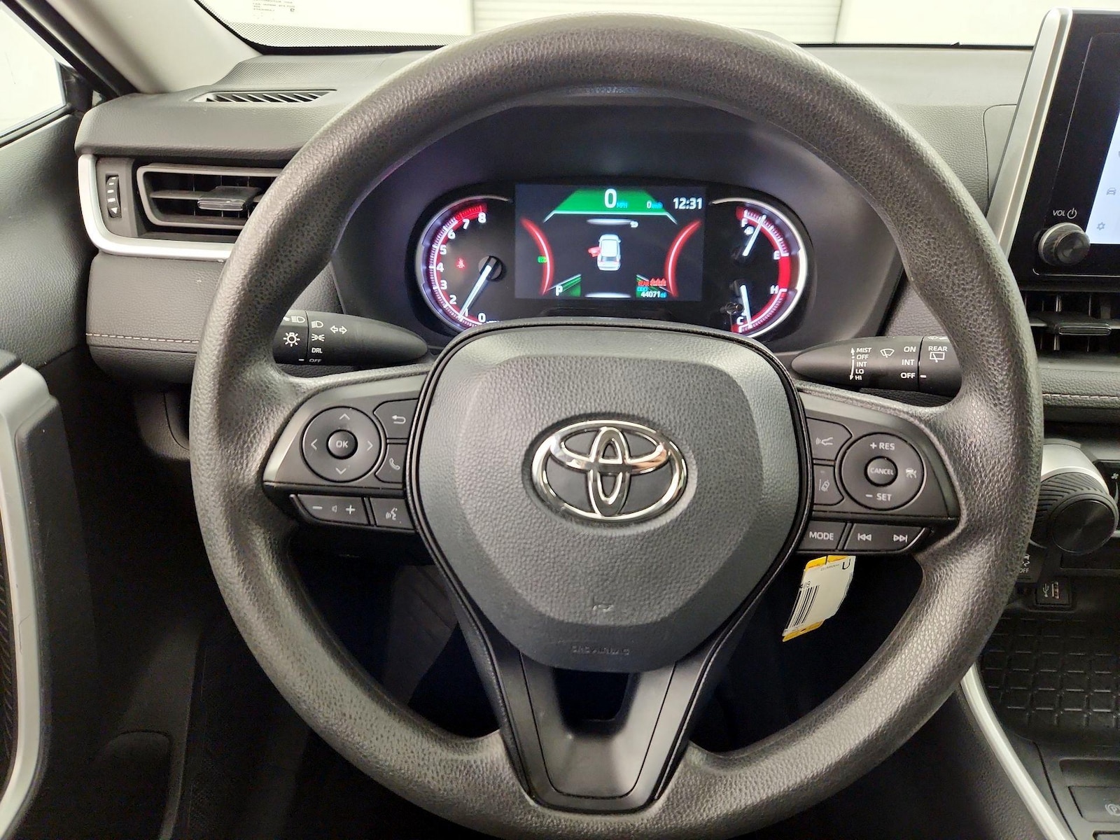 2025 Toyota RAV4 LE - Photo 11