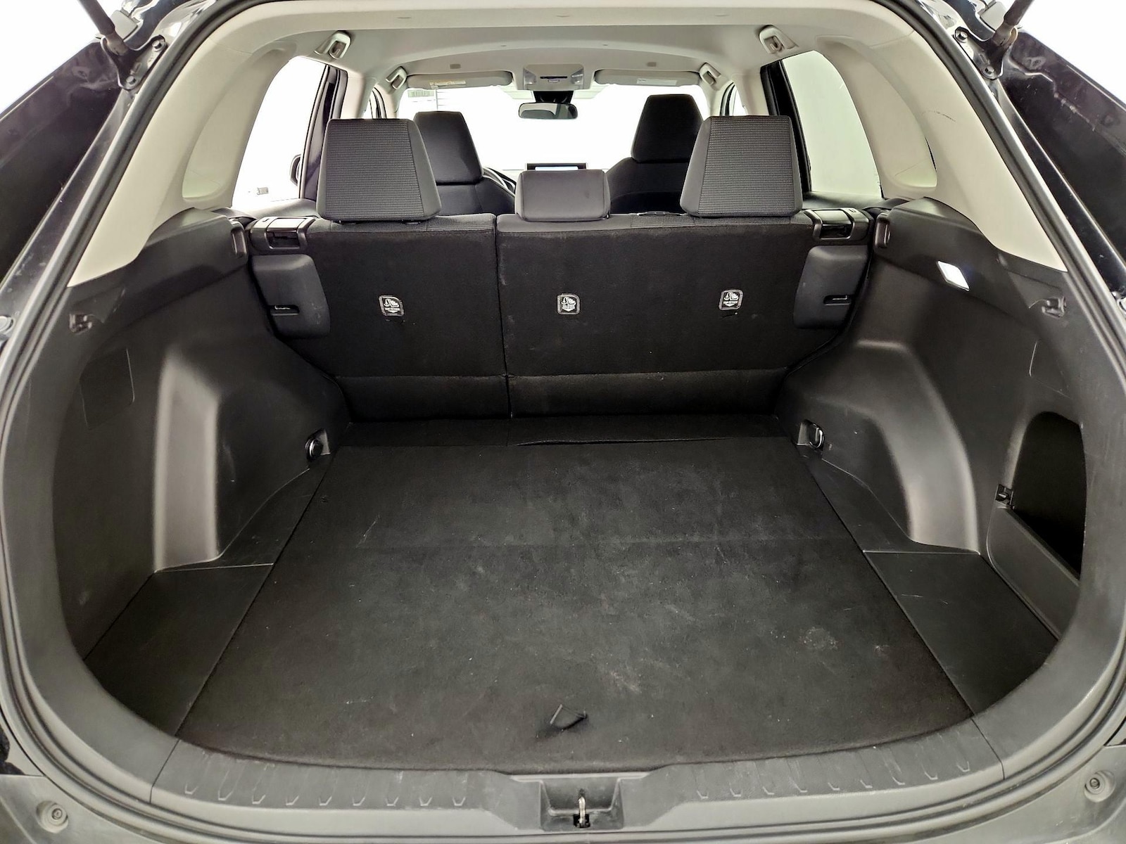 2025 Toyota RAV4 LE - Photo 21