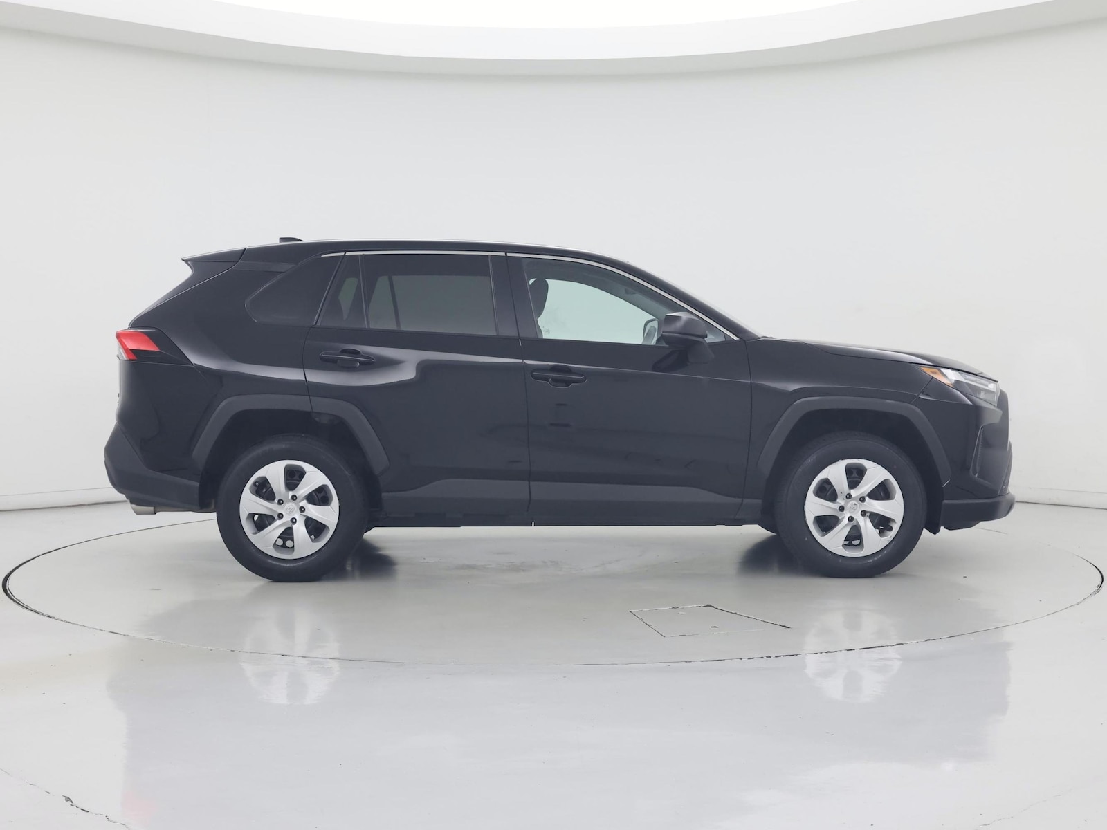 2025 Toyota RAV4 LE - Photo 8