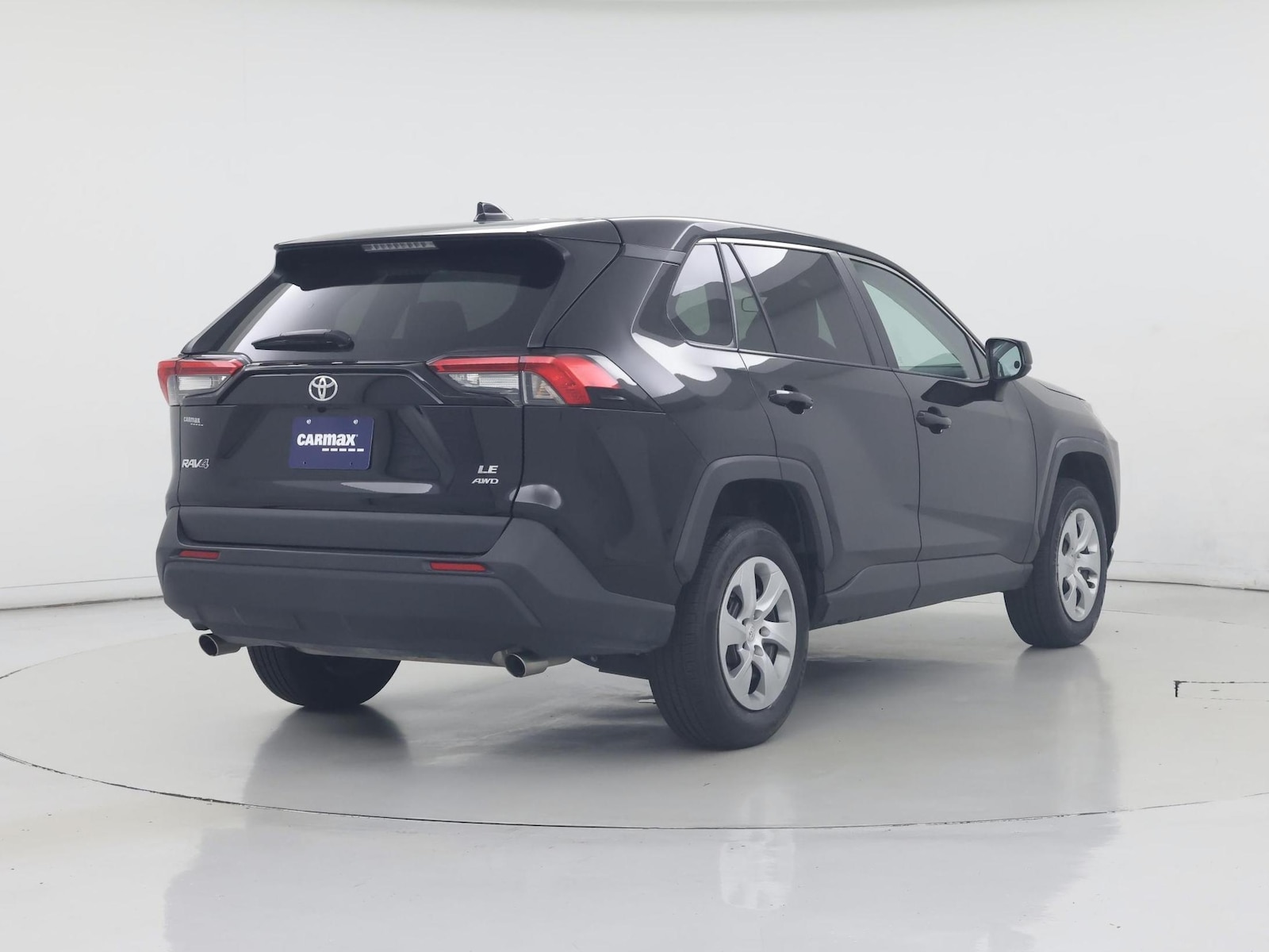 2025 Toyota RAV4 LE - Photo 9