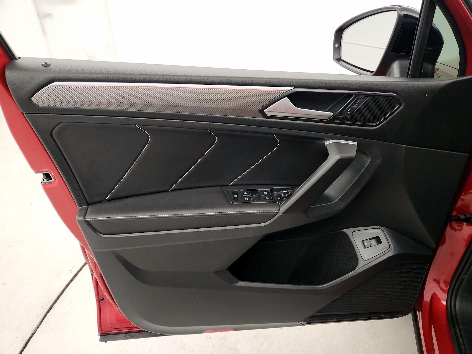 2024 Volkswagen Tiguan SE R-LINE BLACK - Photo 11