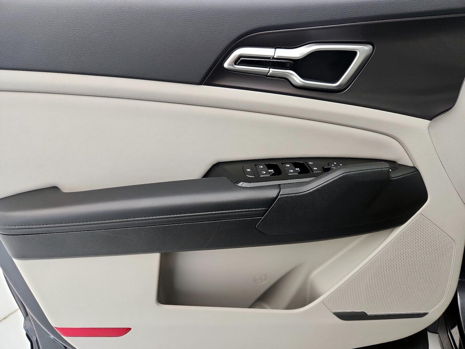 2024 Kia Sportage EX - Photo 13