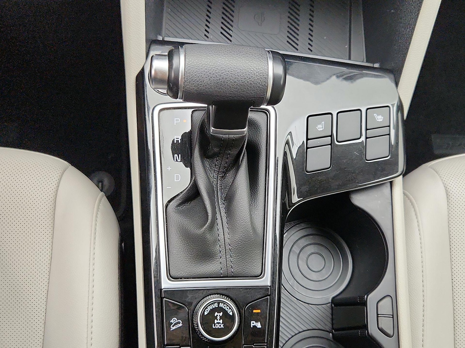 2024 Kia Sportage EX - Photo 19