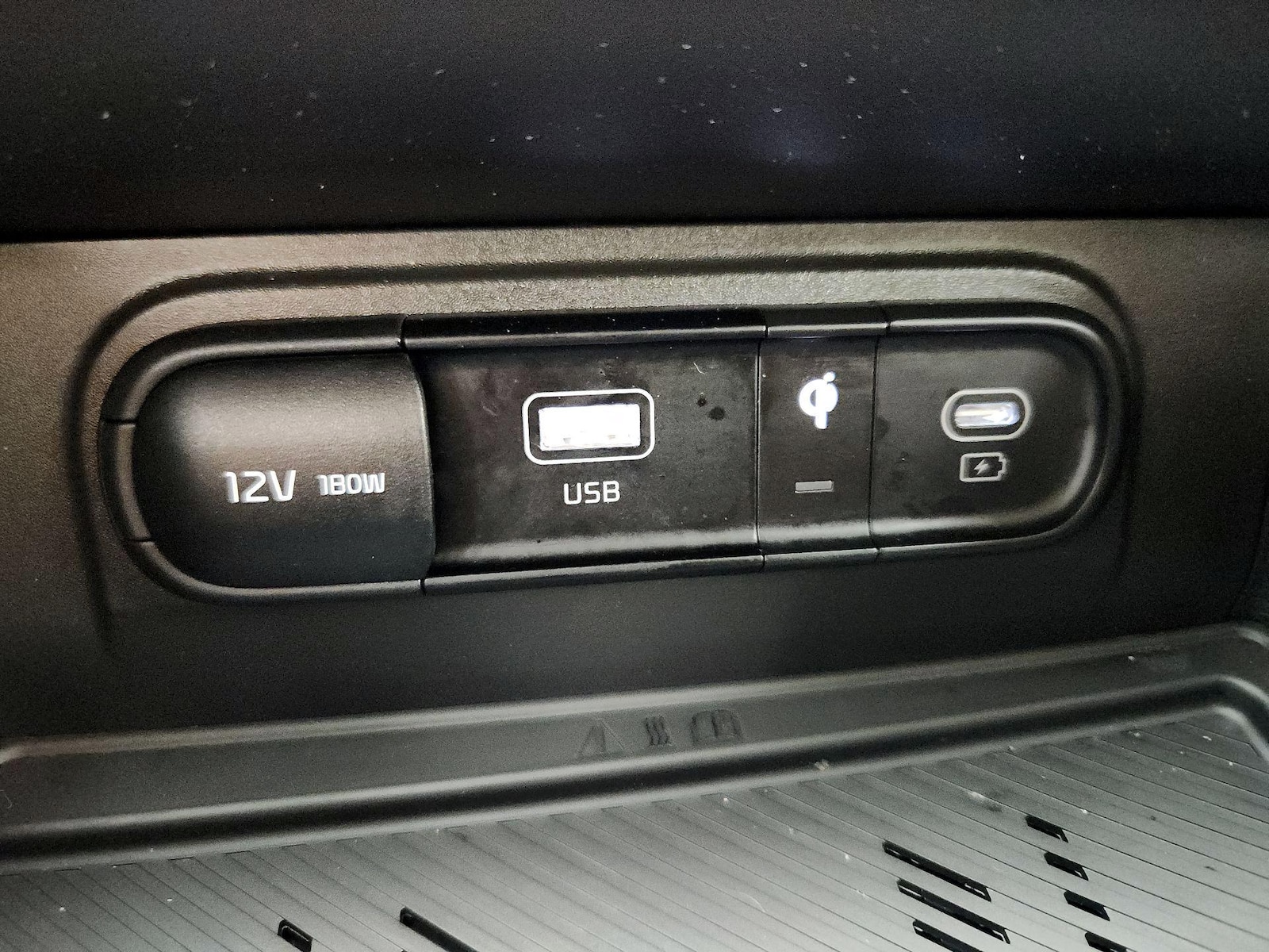 2024 Kia Sportage EX - Photo 20