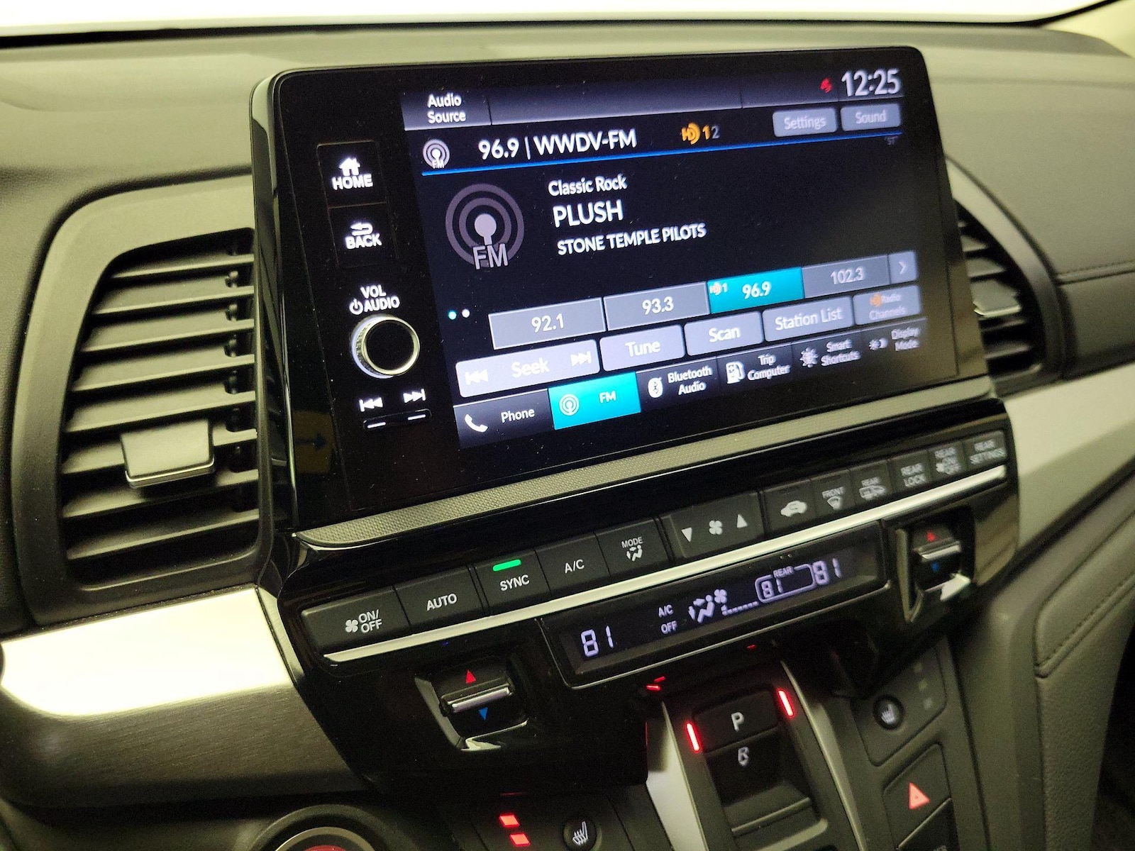 2025 Honda Odyssey EX-L - Photo 16