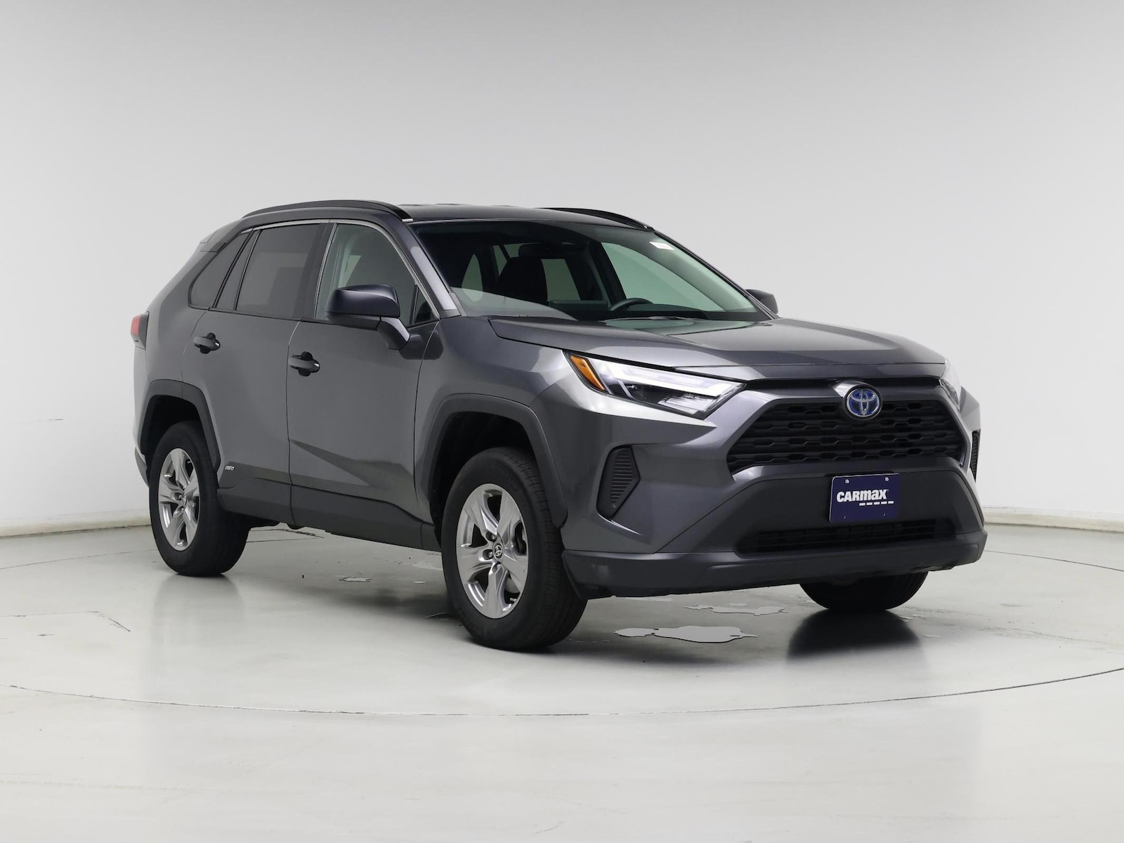 2024 Toyota RAV4 LE - Photo 2
