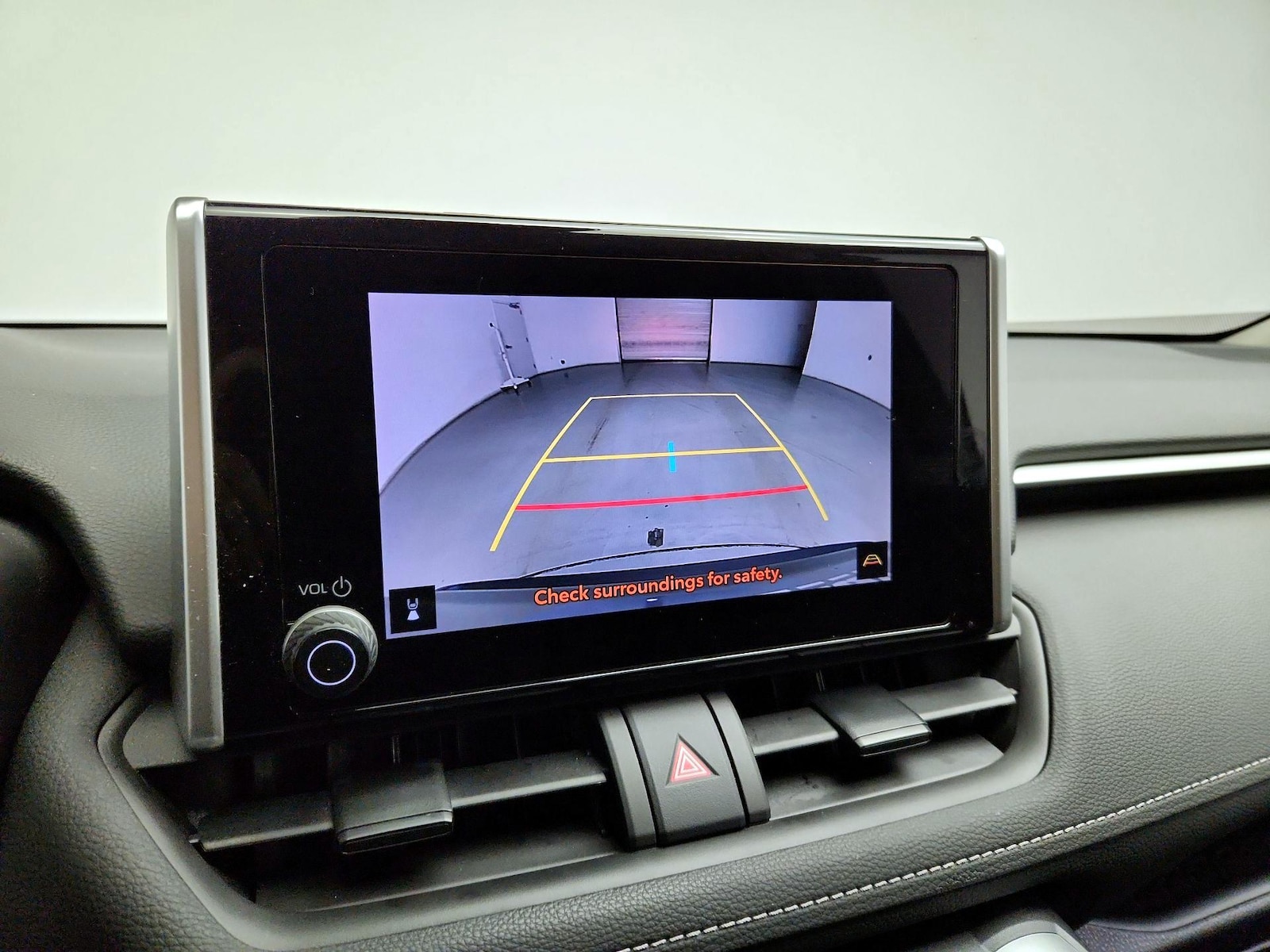 2024 Toyota RAV4 LE - Photo 15