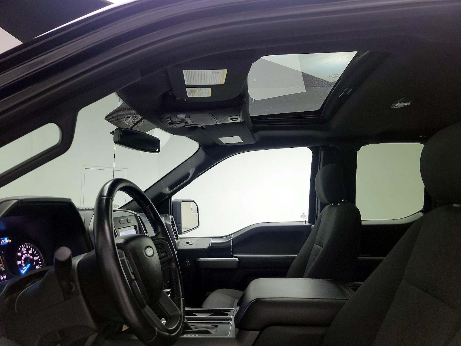 Sunroof(s) & Overhead Airbags