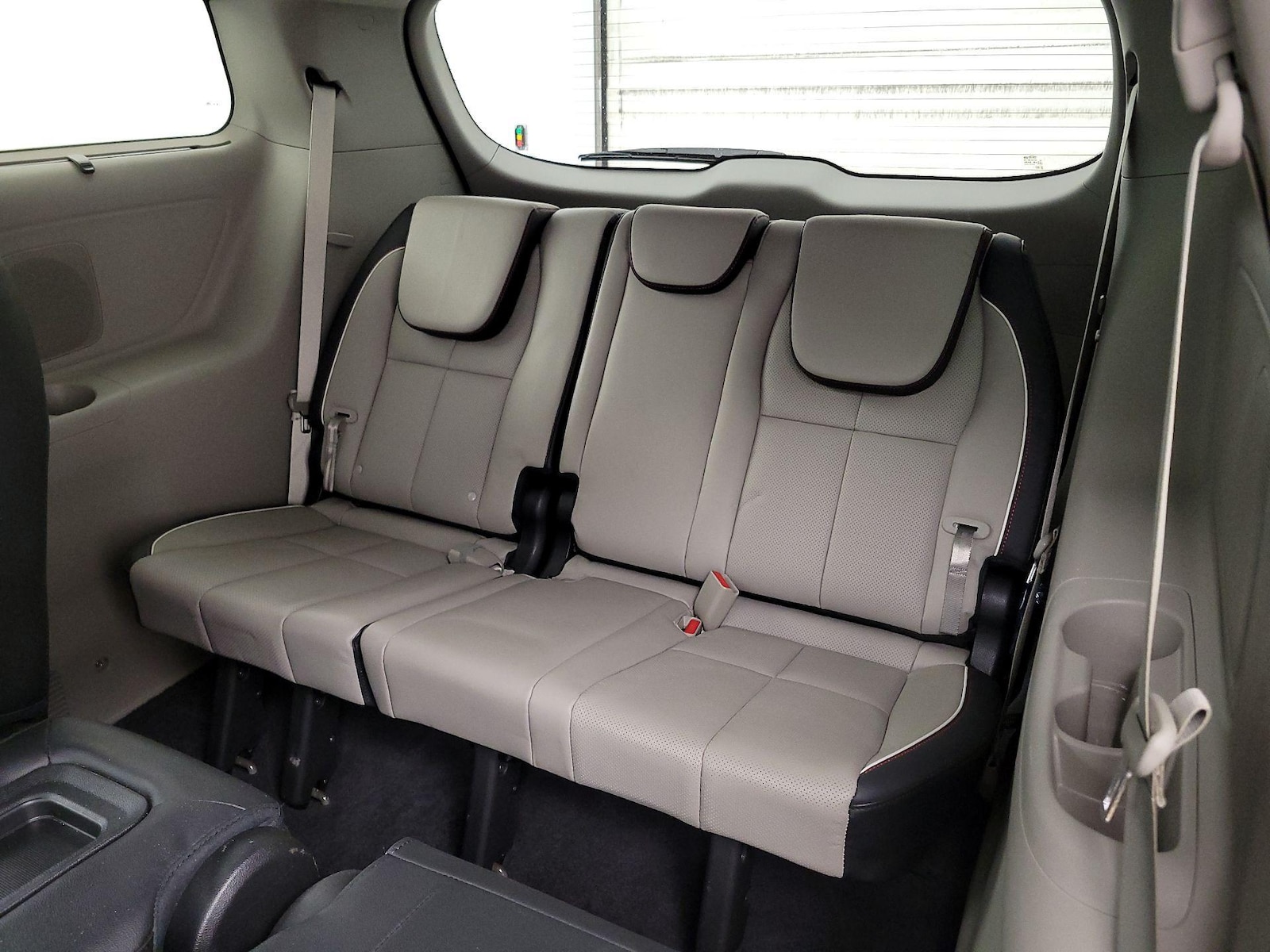 2020 Kia Sedona EX - Photo 22