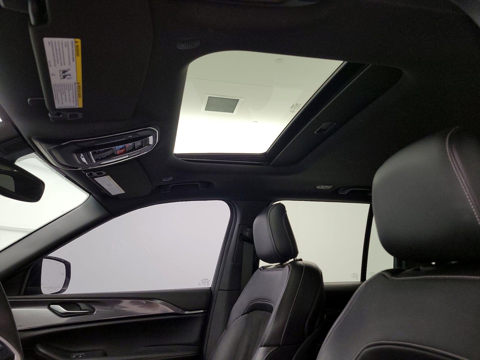 Sunroof(s) & Overhead Airbags