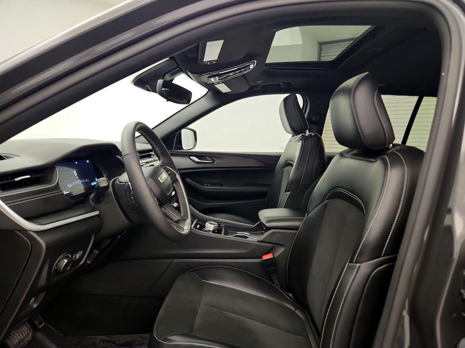 Sunroof(s) & Overhead Airbags