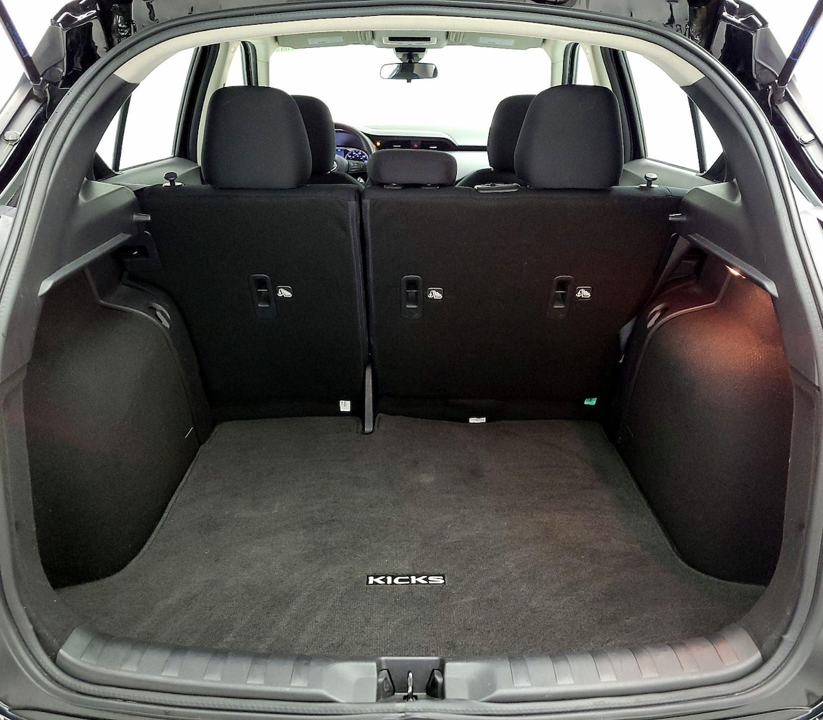 Trunk/Cargo (Seats Up)