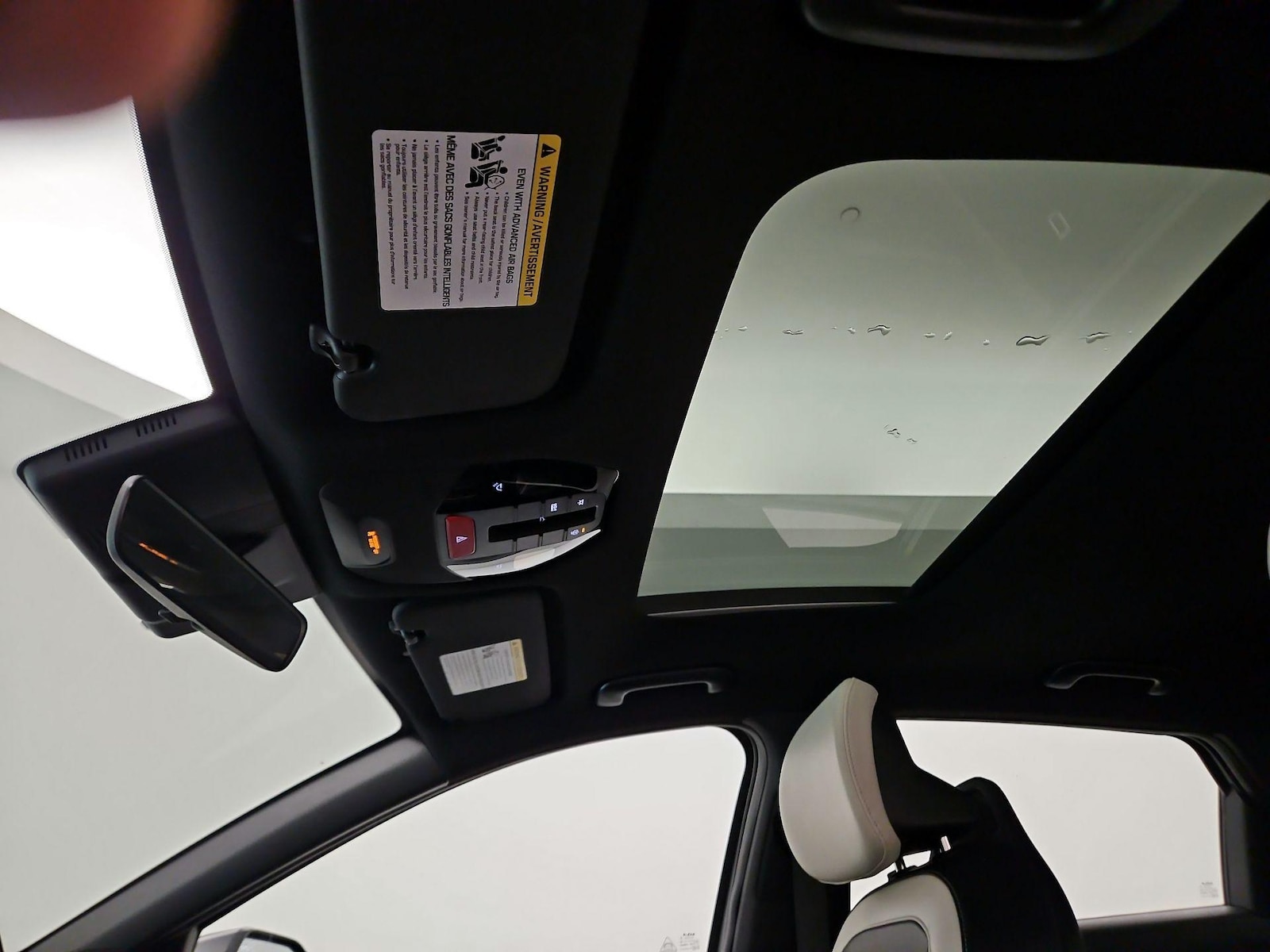 Sunroof(s) & Overhead Airbags
