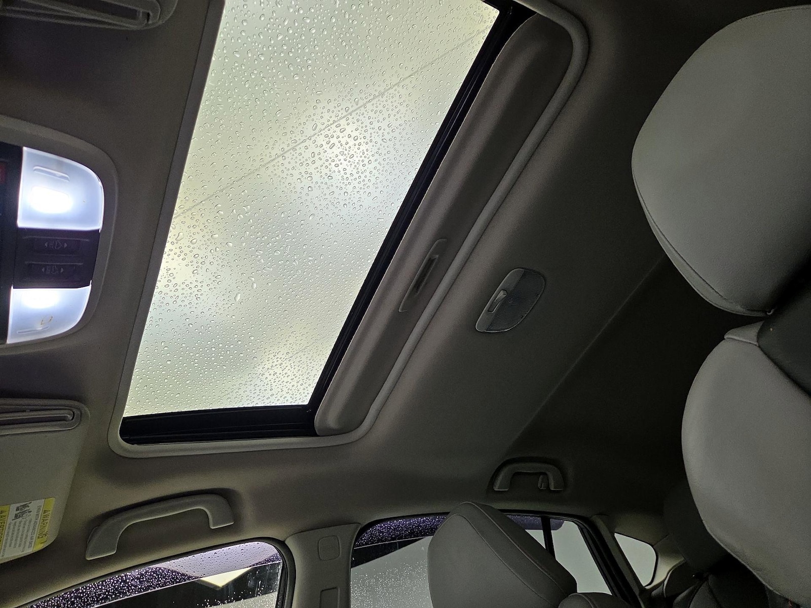 Sunroof(s) & Overhead Airbags