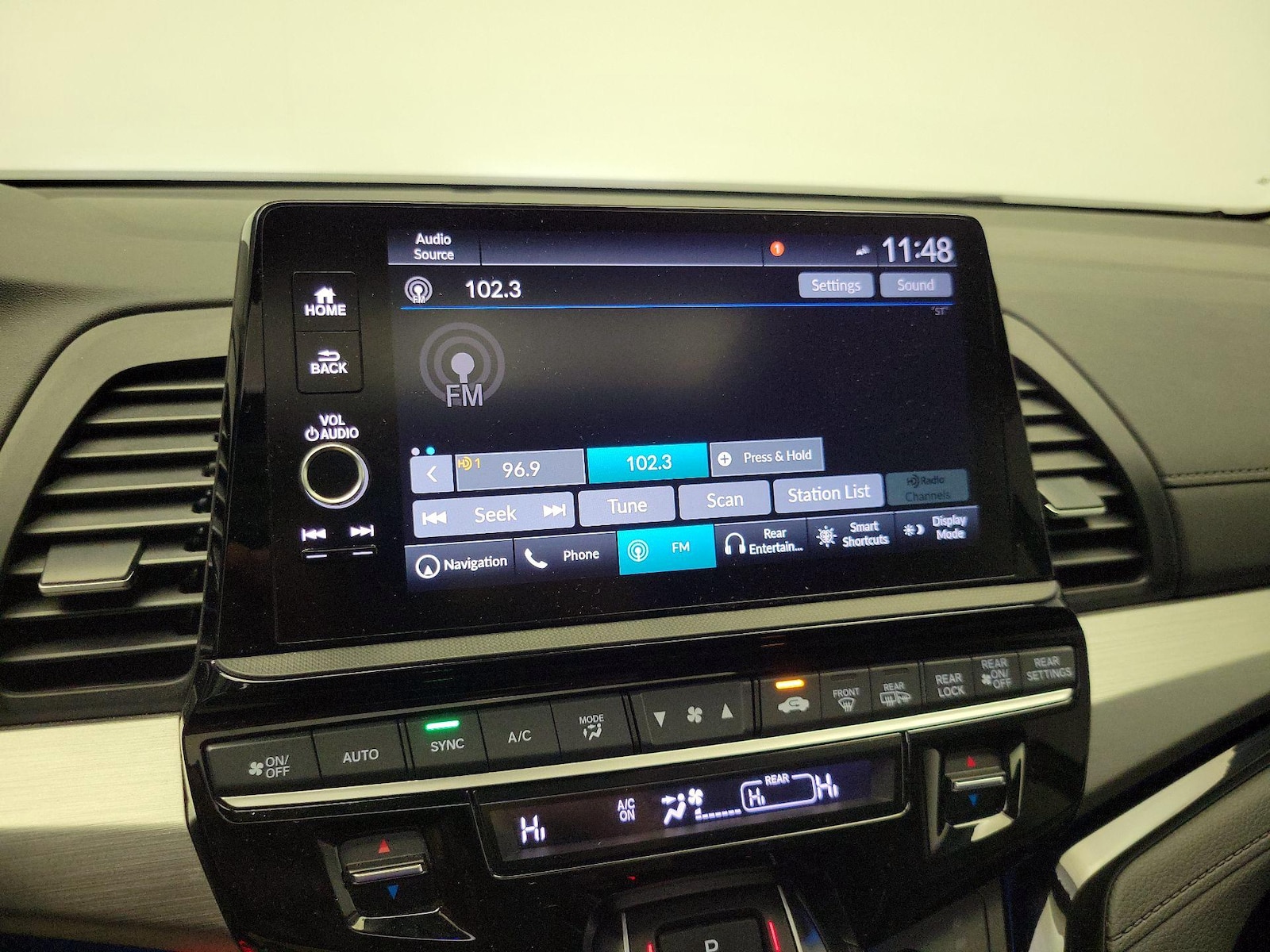 2026 Honda Odyssey Touring - Photo 17