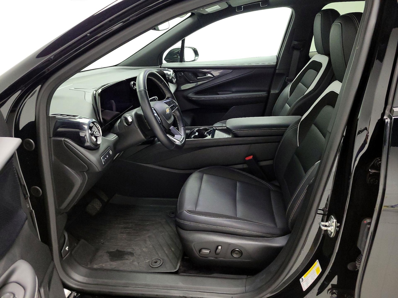 2024 Chevrolet Blazer EV LT - Photo 12