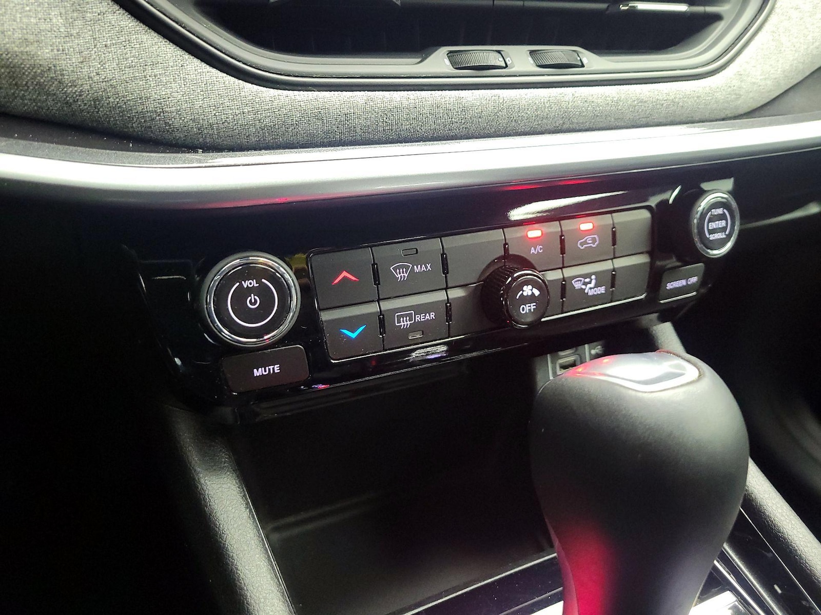 2024 Jeep Compass Latitude Lux - Photo 17
