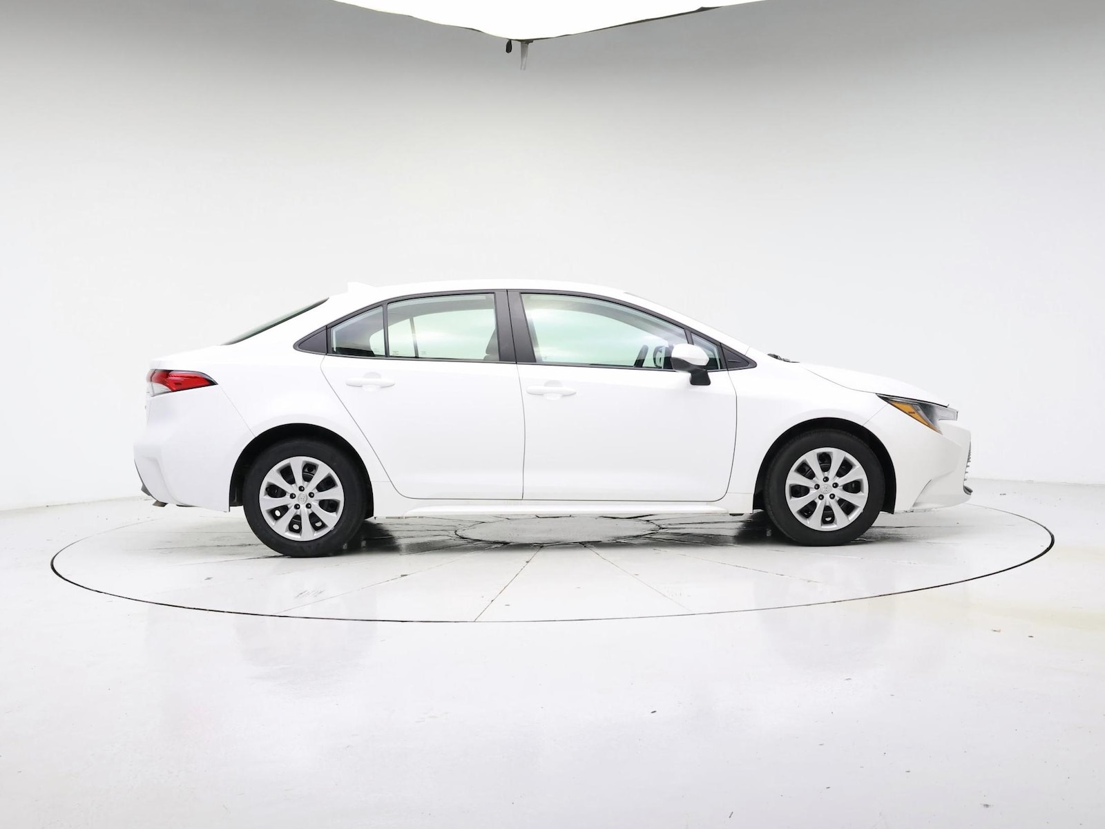 2026 Toyota Corolla LE - Photo 8