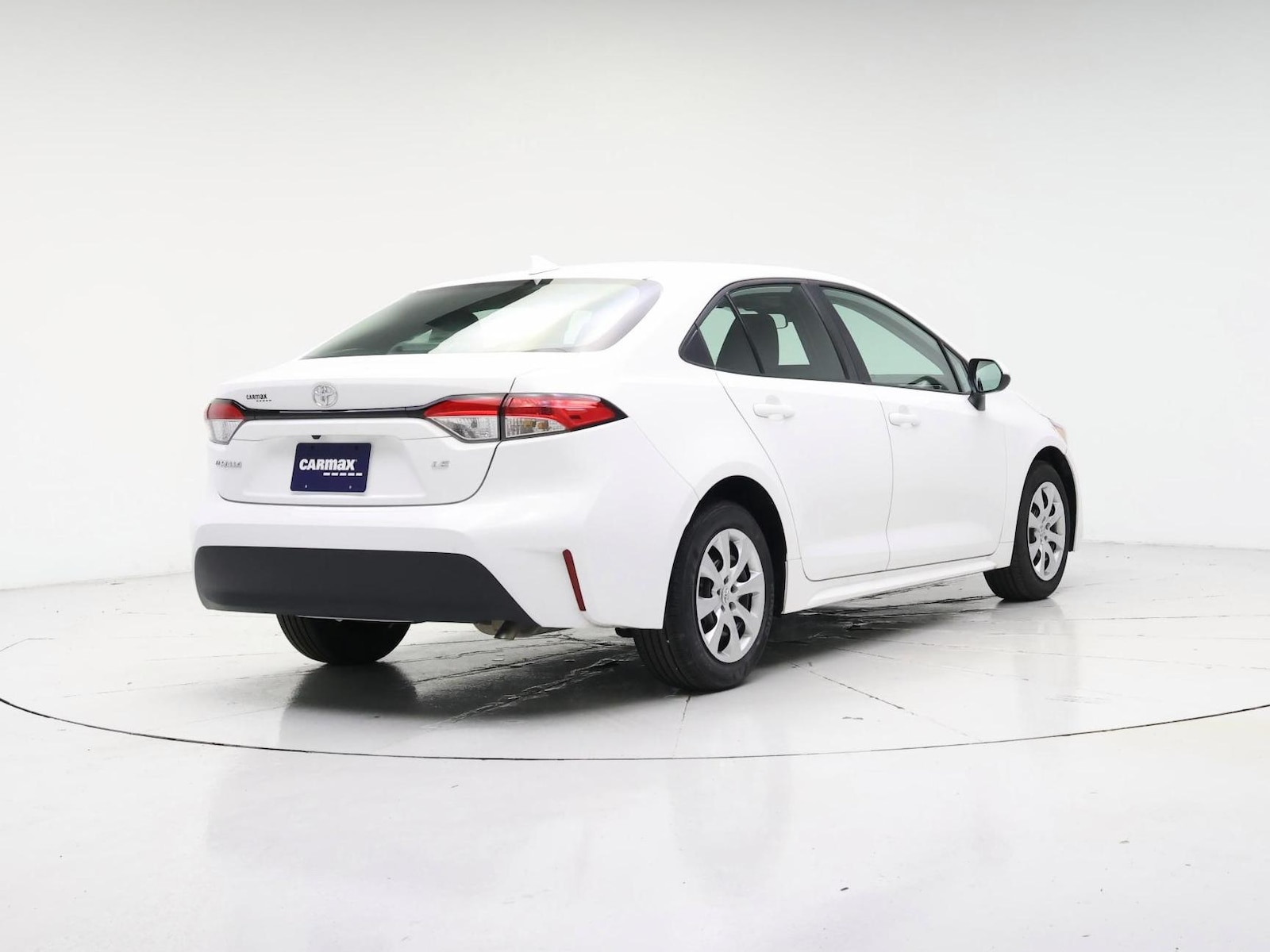 2026 Toyota Corolla LE - Photo 9