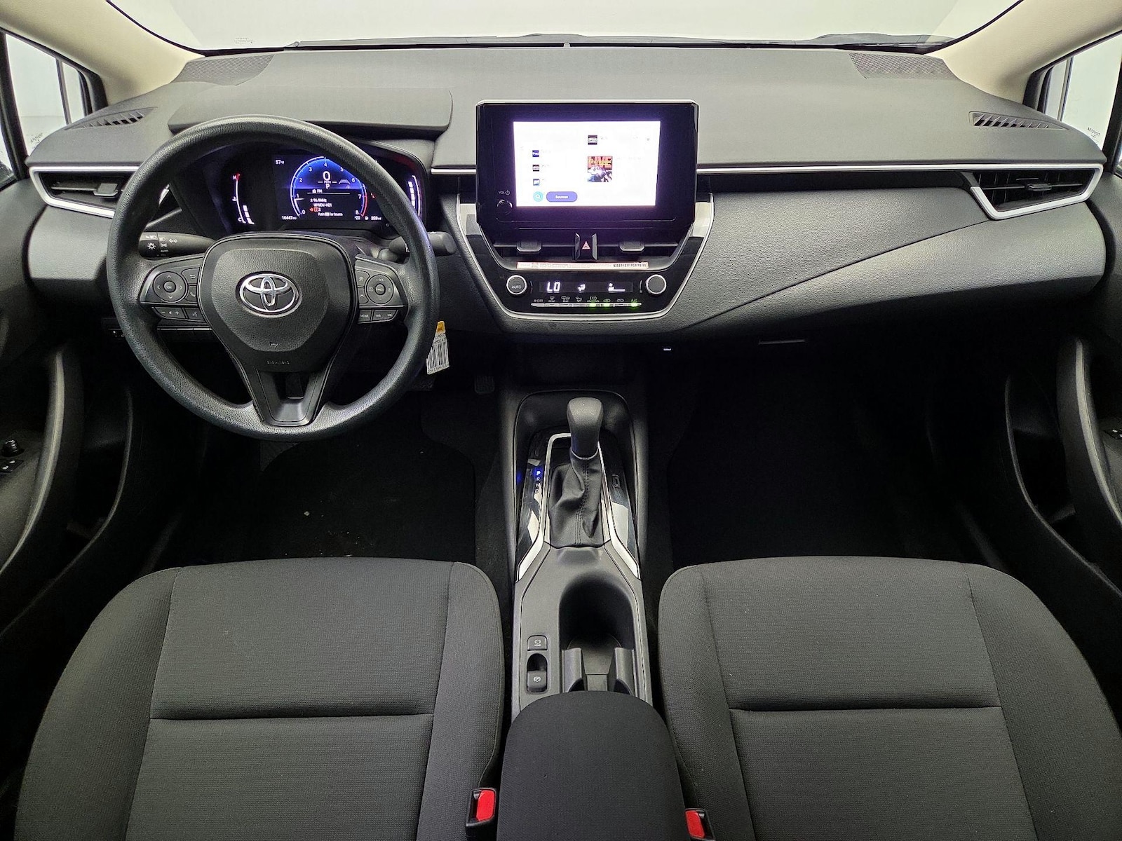 2026 Toyota Corolla LE - Photo 10