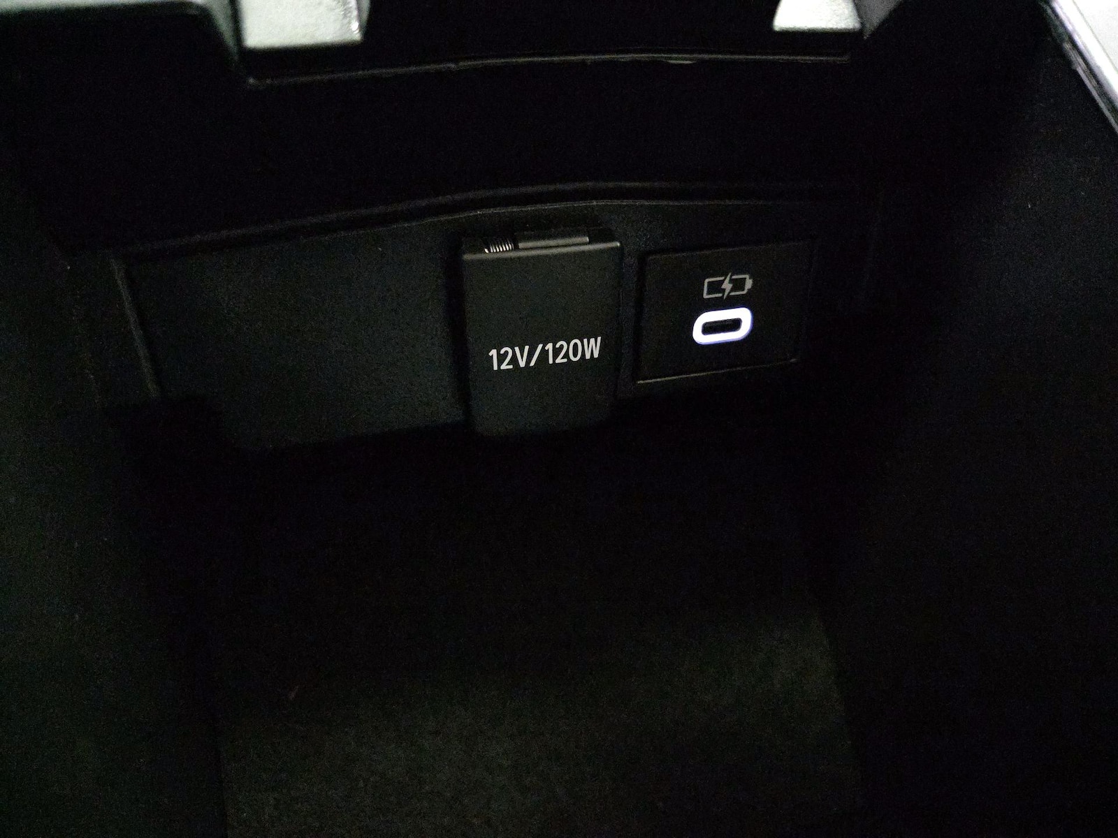 2026 Toyota Corolla LE - Photo 19
