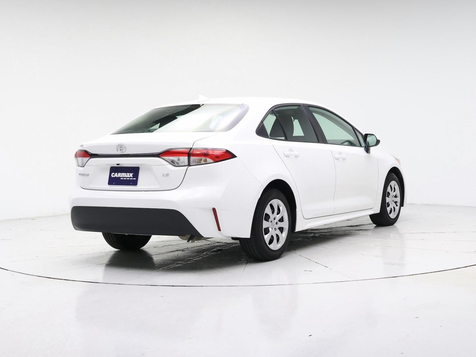 2026 Toyota Corolla LE - Photo 9