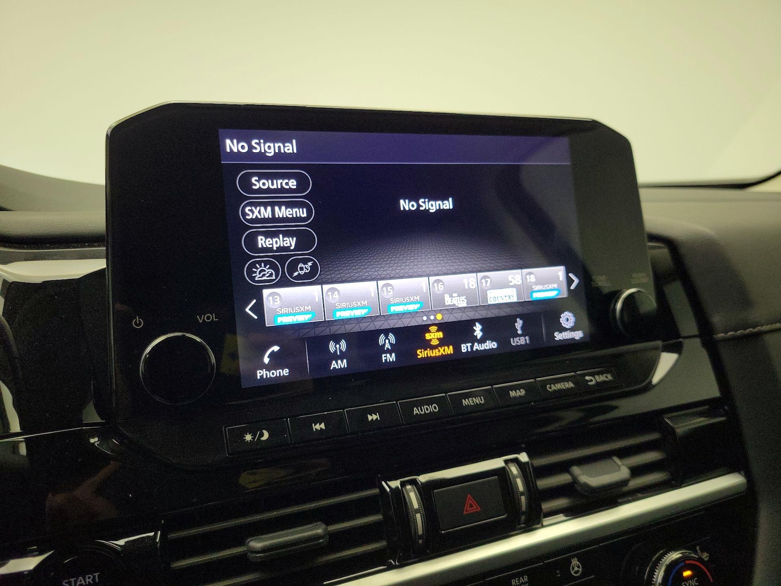 2025 Nissan Pathfinder SL - Photo 17