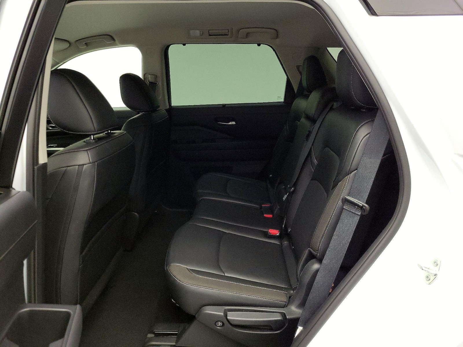 2025 Nissan Pathfinder SL - Photo 21