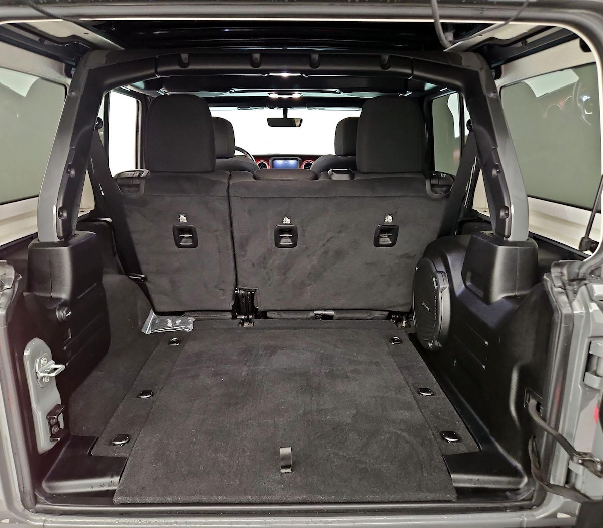Trunk/Cargo (Seats Up)