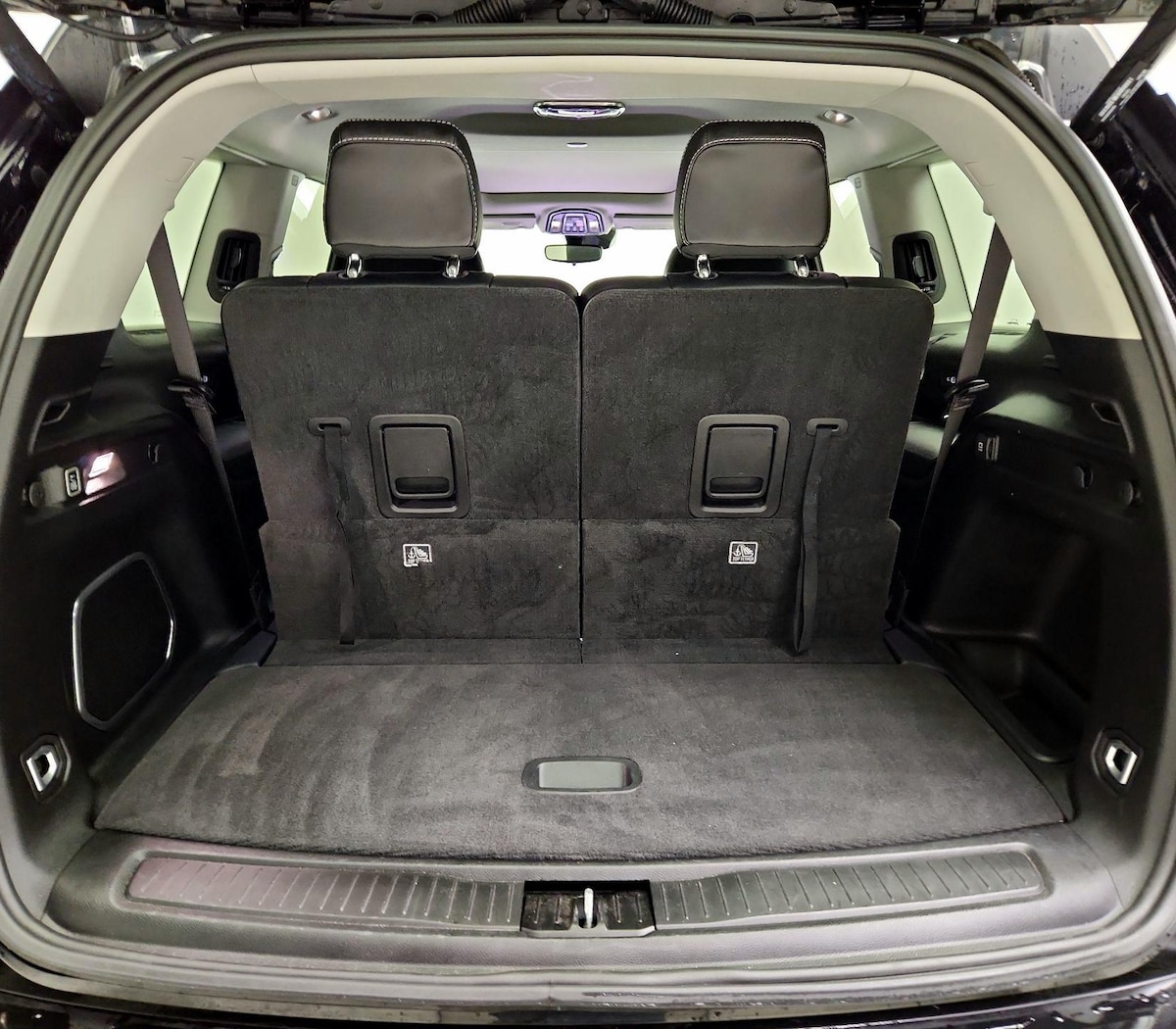 Trunk/Cargo (Seats Up)