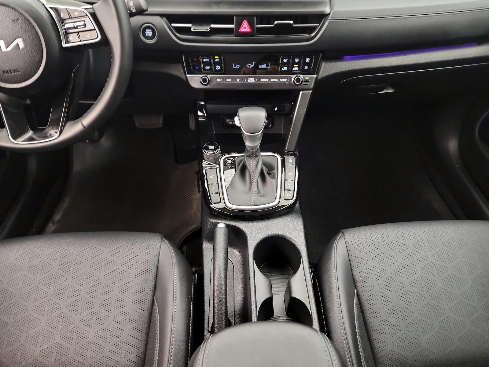 2025 Kia Seltos EX - Photo 18