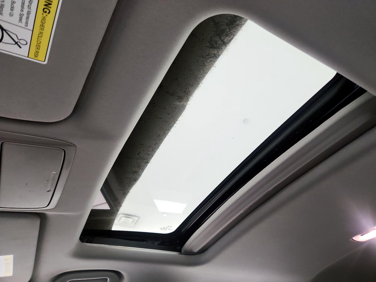 Sunroof(s) & Overhead Airbags