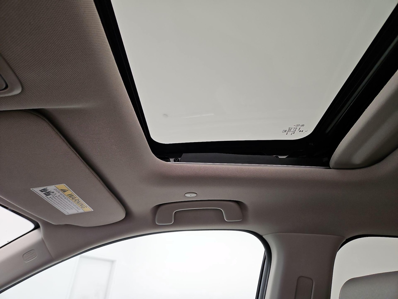 Sunroof(s) & Overhead Airbags