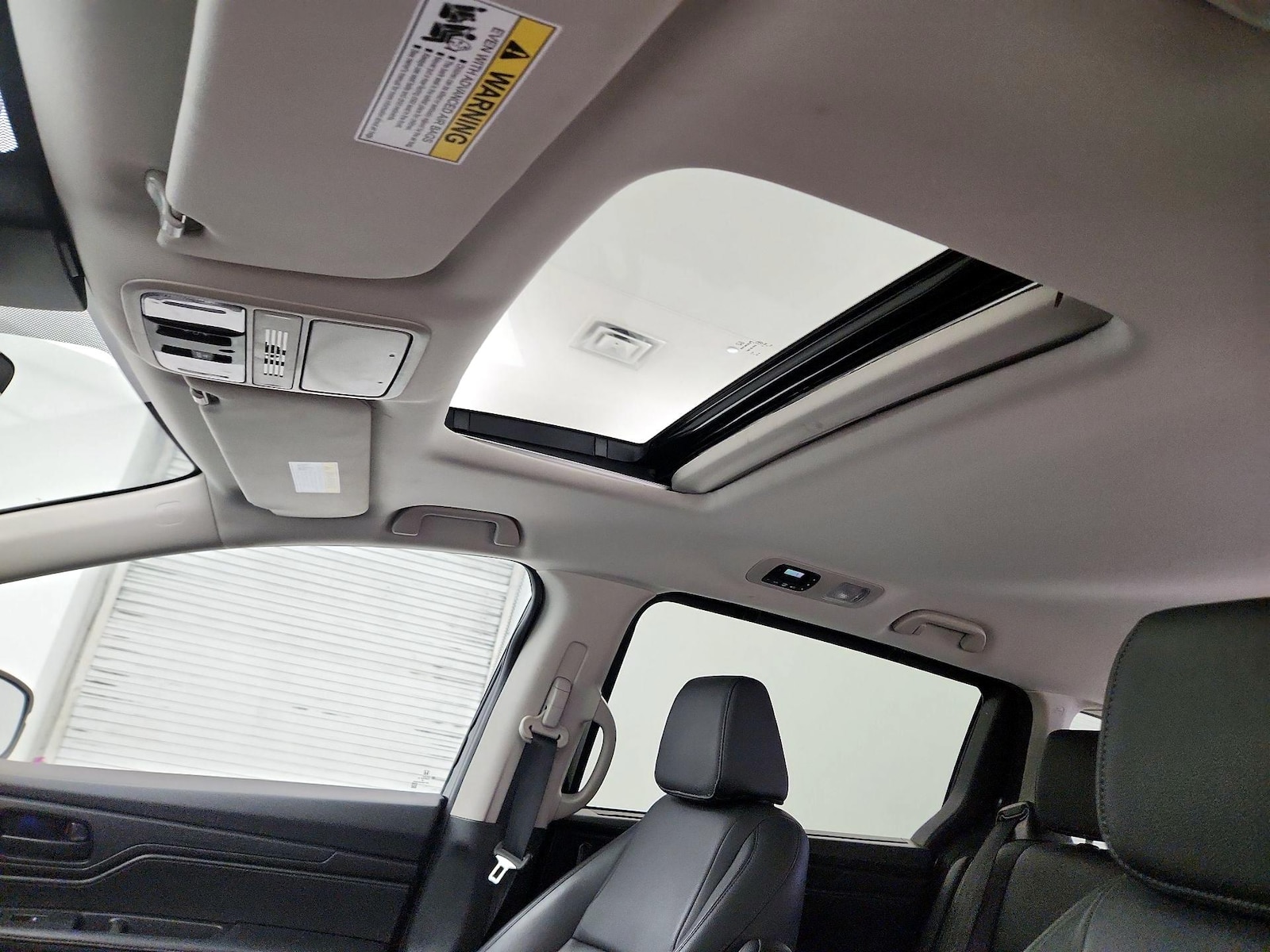Sunroof(s) & Overhead Airbags
